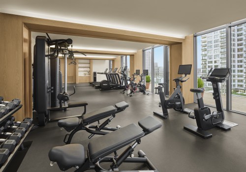 What Amenities Do Gyms and Fitness Centers in Tampa, Florida Offer?